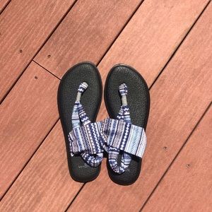 Sanuk yoga slings